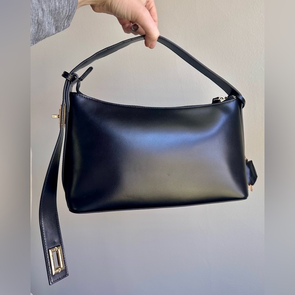 Verafied NY Hobo Gold Black Leather - Minimalist Style Lock and Key - Dust Bag - Picture 9 of 16